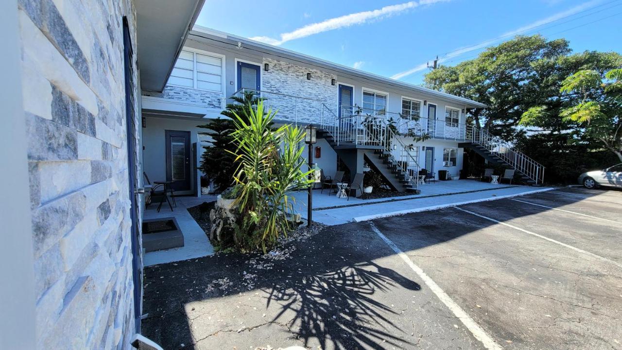 Beachway Inn Лантана Екстериор снимка