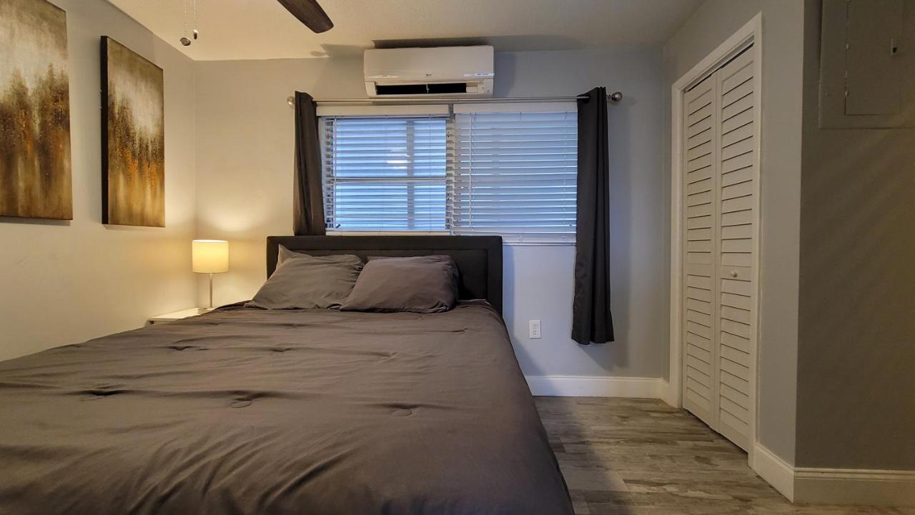 Beachway Inn Лантана Екстериор снимка