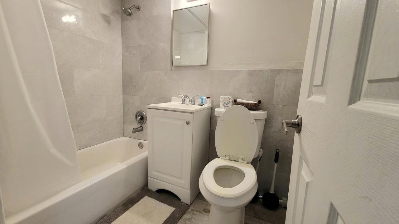 Beachway Inn Лантана Екстериор снимка